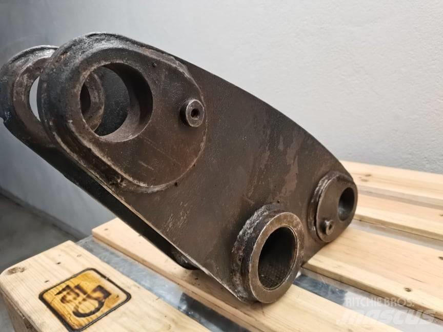 CAT TH 407 {Kiwak} Bommer og stikker