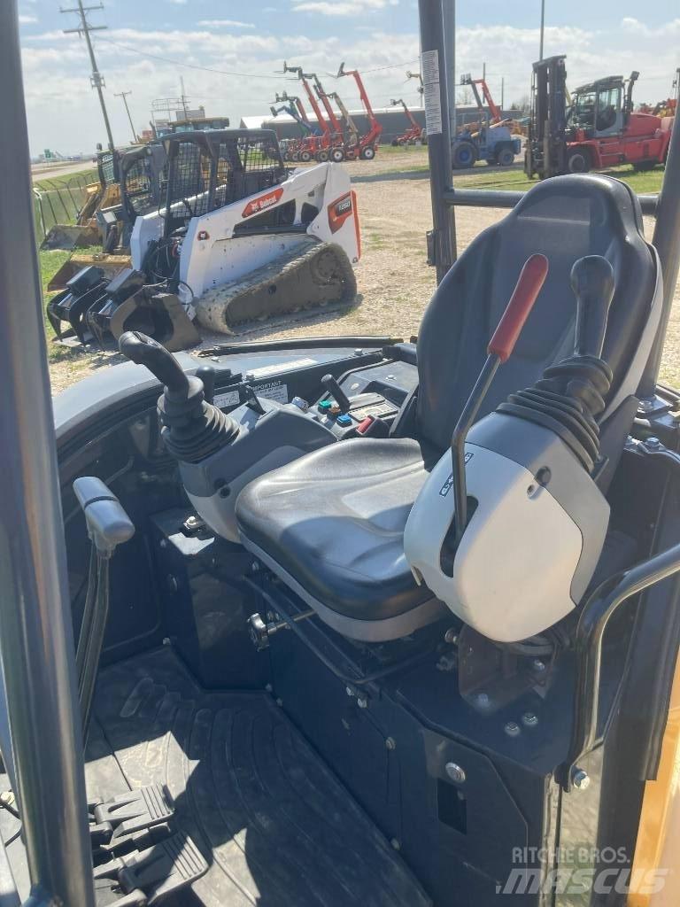 John Deere 26G Gravemaskiner for riving
