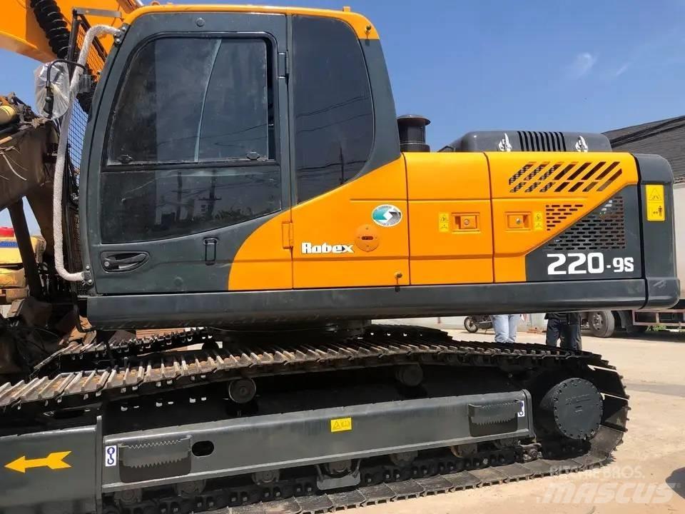 Hyundai R220-9s Beltegraver