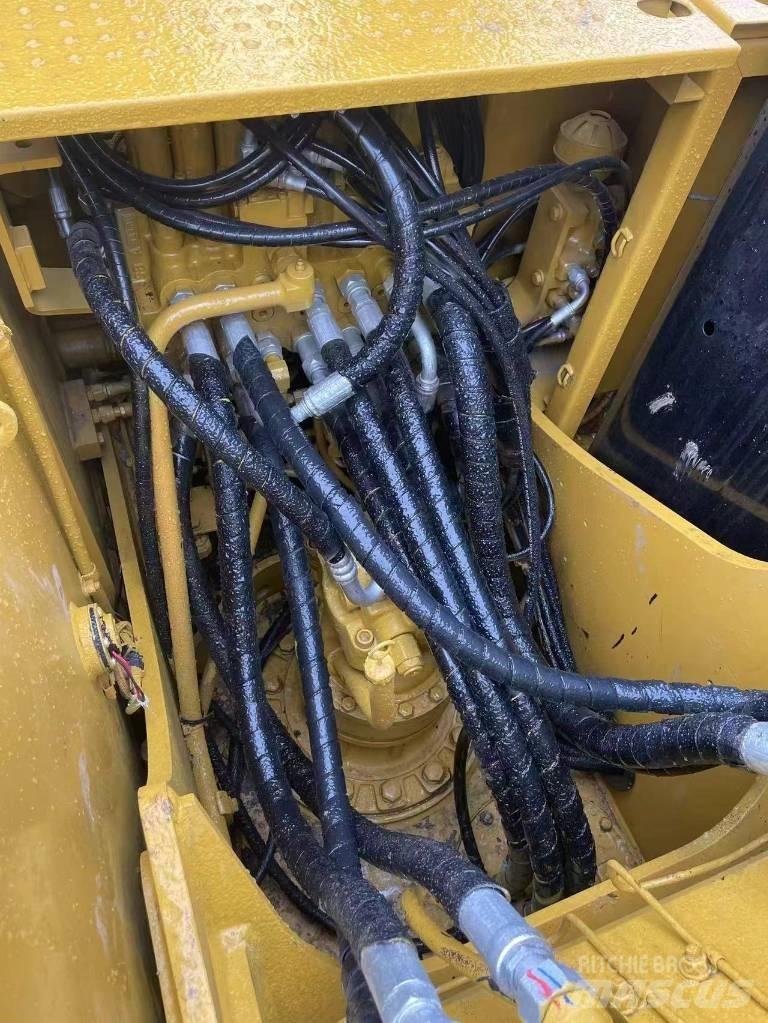 CAT 320 D2 Beltegraver