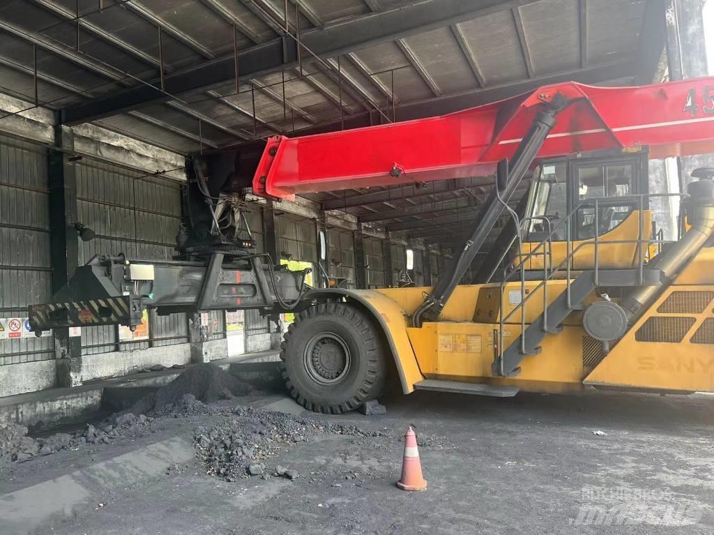 Sany SRSC 45 Reachstackere