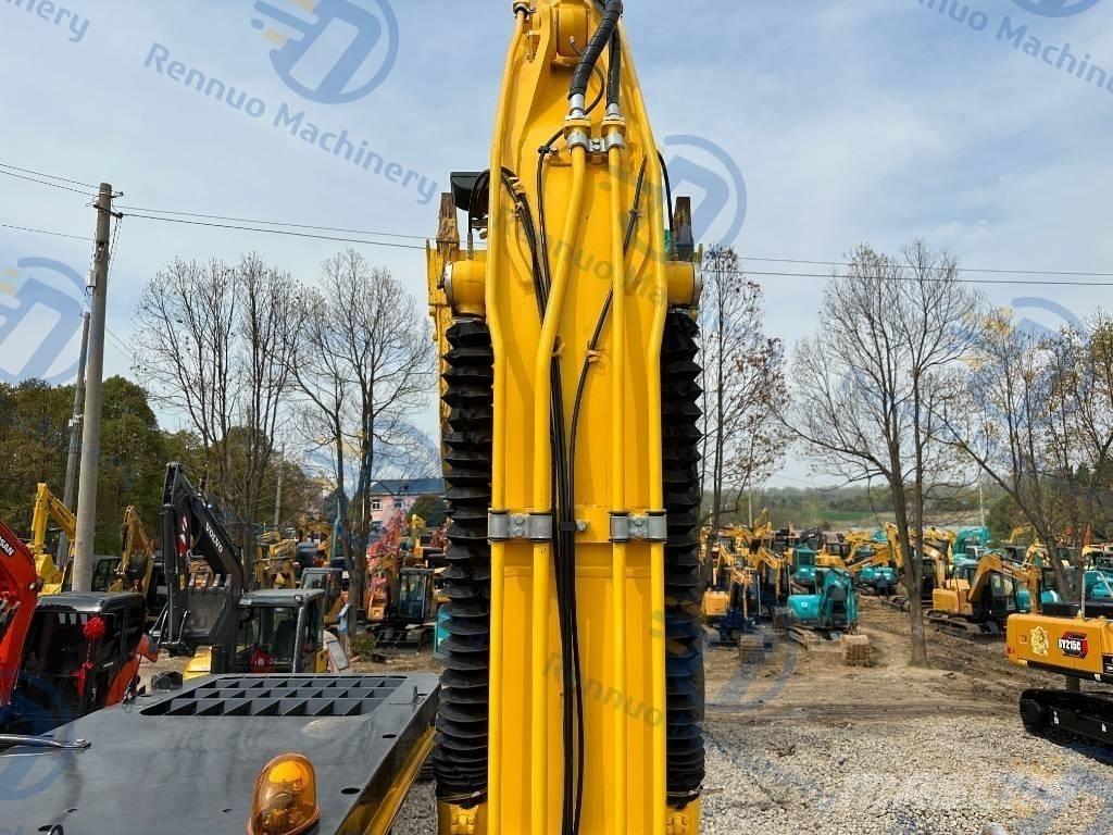 Komatsu PC200-8 Beltegraver