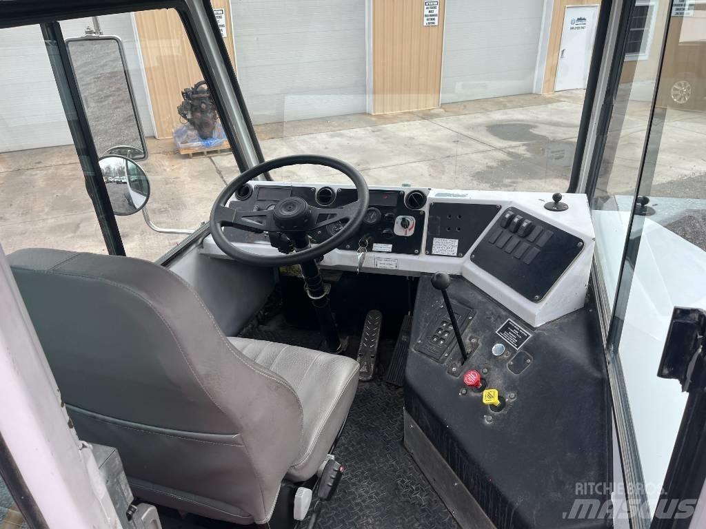 Capacity TJ5000 Terminaltraktor