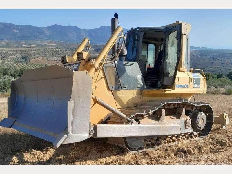 Komatsu D65EX-15 Dozere Beltegående