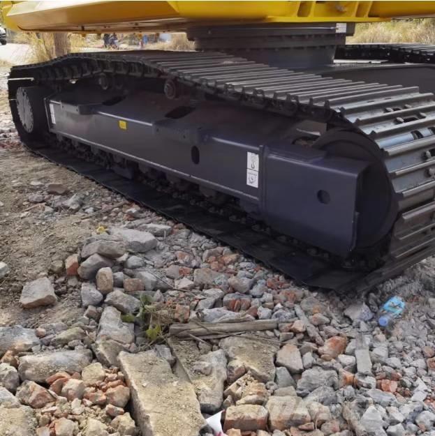 Komatsu PC220-8 Beltegraver