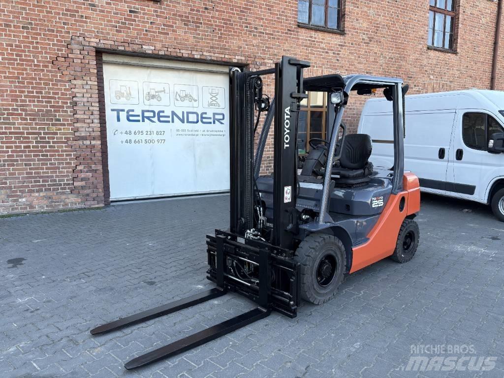Toyota 02-8 FDF 25 Diesel Trucker