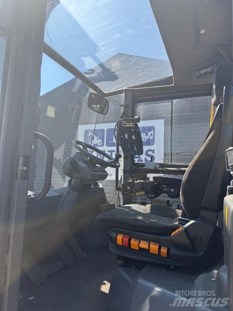 Kalmar DCE 80-9 Diesel Trucker