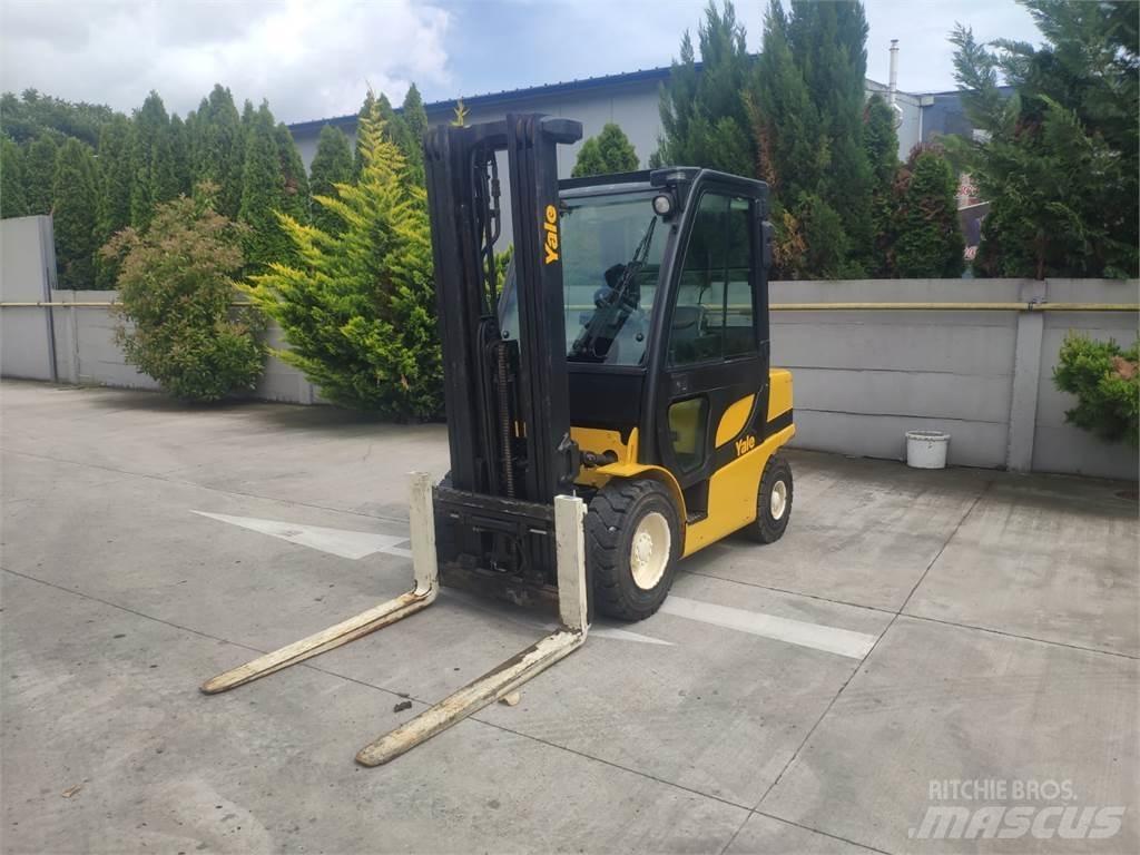 Yale GDP30VX Diesel Trucker