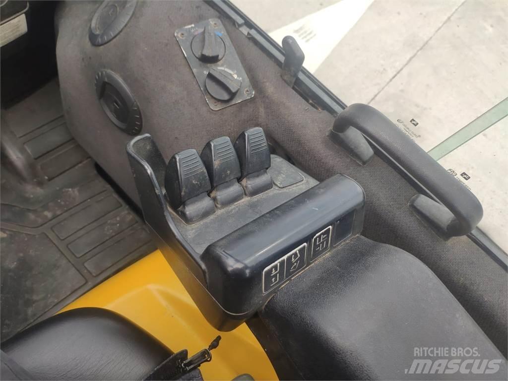 Yale GDP30VX Diesel Trucker