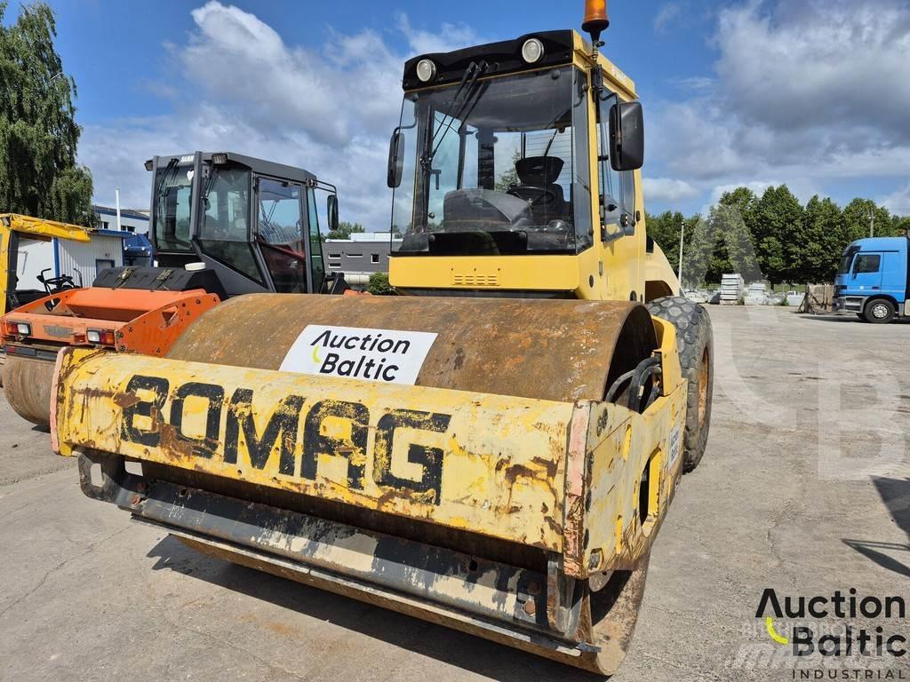 Bomag BW 211 D-4 Valsetog