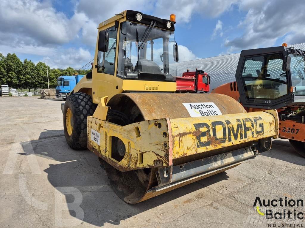 Bomag BW 211 D-4 Valsetog