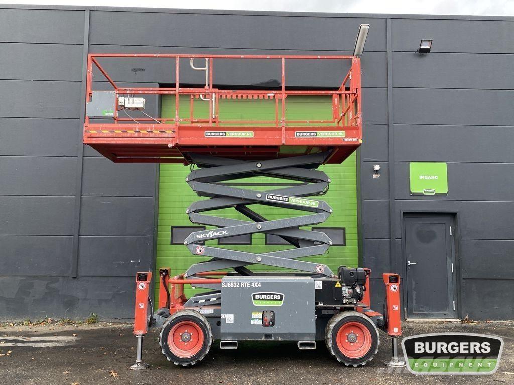 SkyJack SJ6832 RTE Sakselifter
