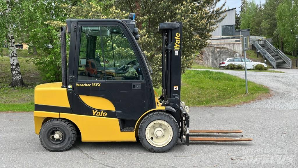 Yale GDP 35 VX Diesel Trucker