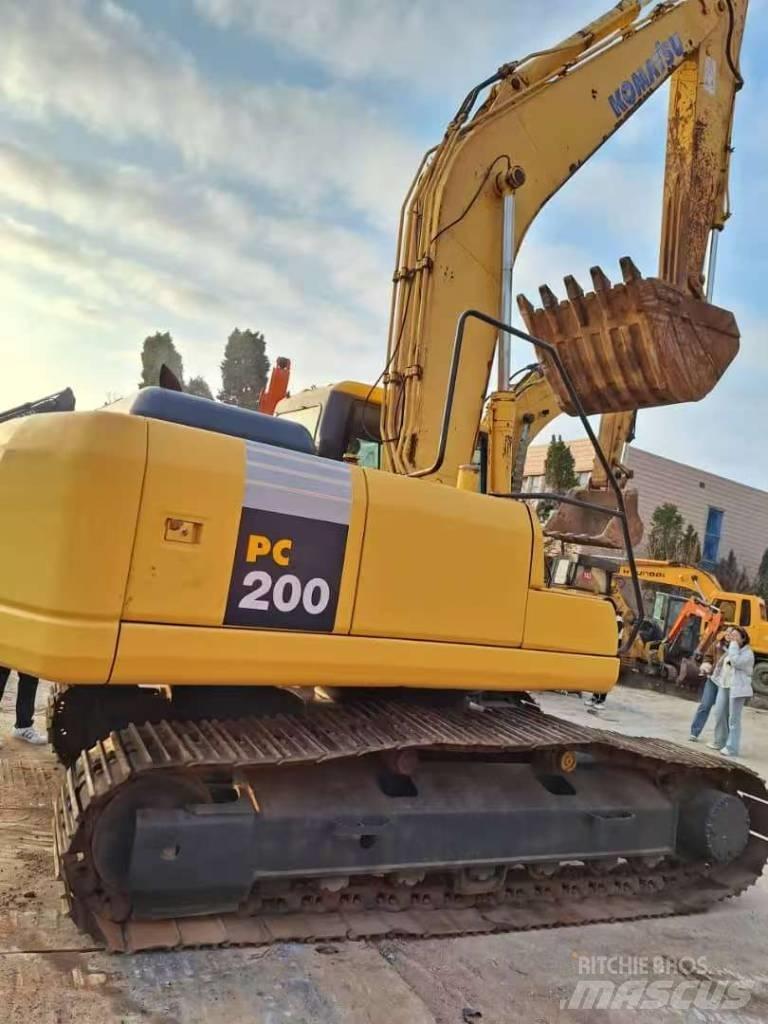 Komatsu PC 200-7 Beltegraver
