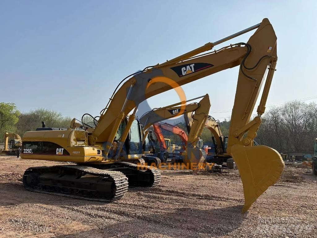 CAT 325 CL Beltegraver
