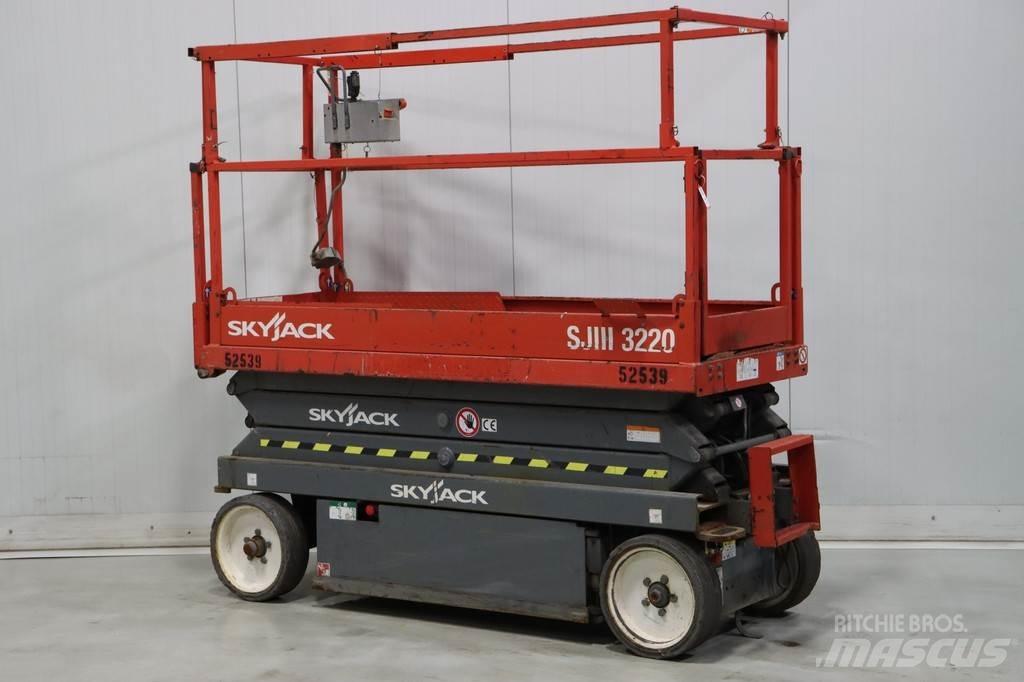 SkyJack SJ III3220 Sakselifter