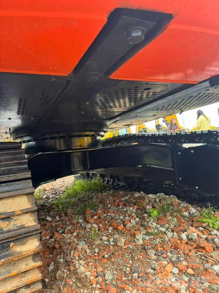 Hitachi ZX 200 Beltegraver