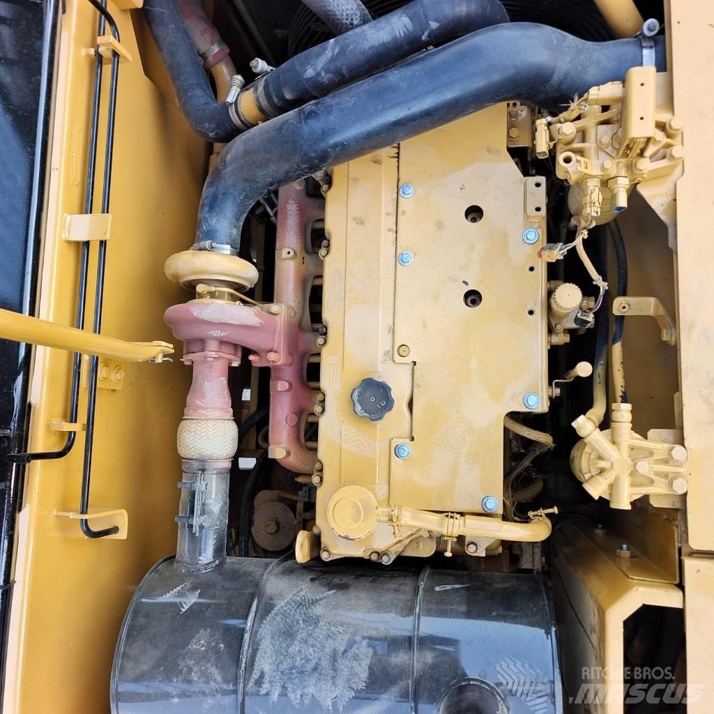 CAT 320D Beltegraver