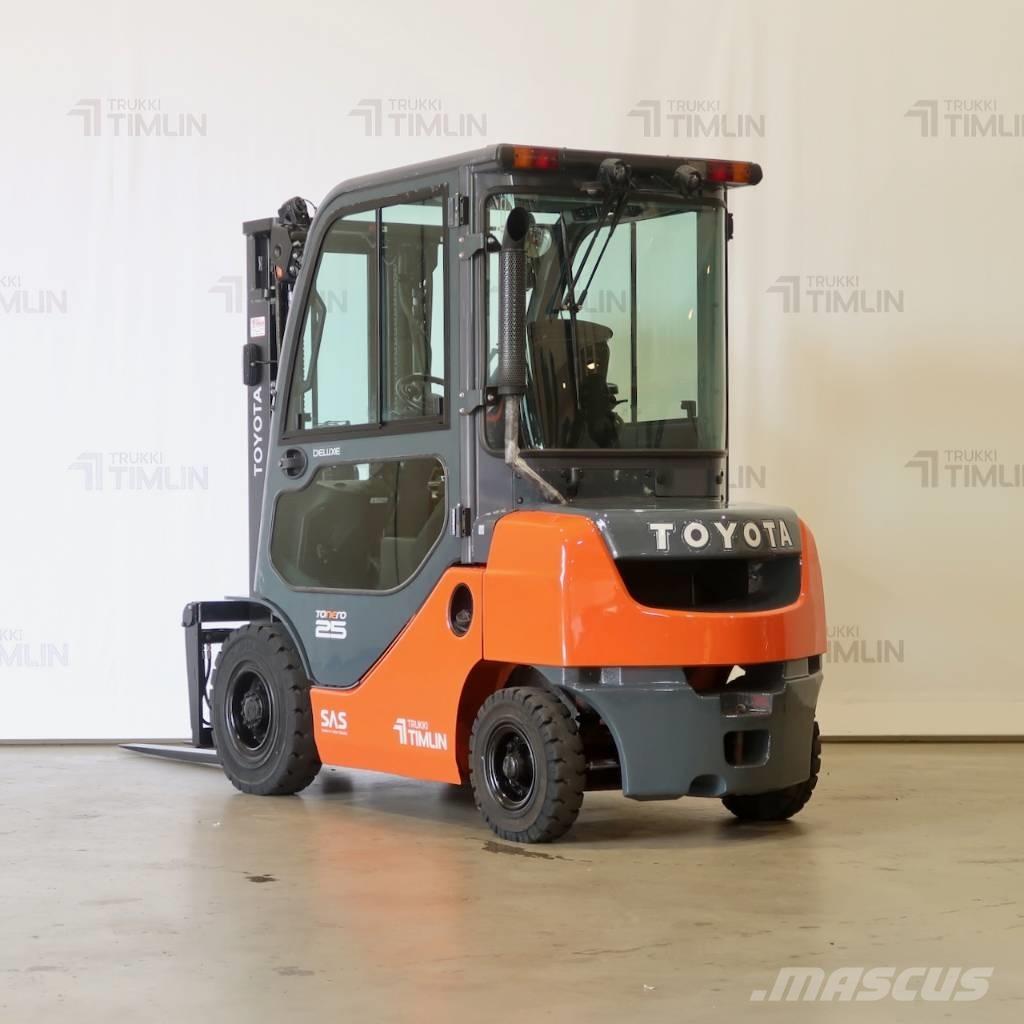 Toyota 52-8FDF25 Diesel Trucker