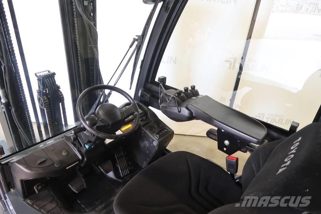 Toyota 52-8FDF25 Diesel Trucker