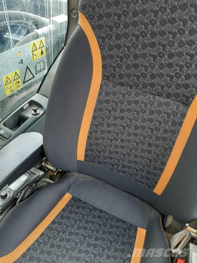 CASE CX 300 D Truck - Annet