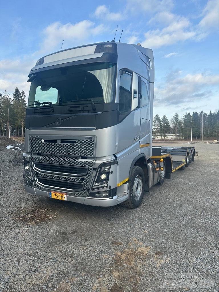 Volvo FH16 750 Spesialbiler for transport av skogsmaskiner