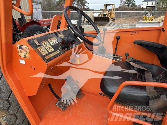 SkyTrak 6042 Teleskoplastere