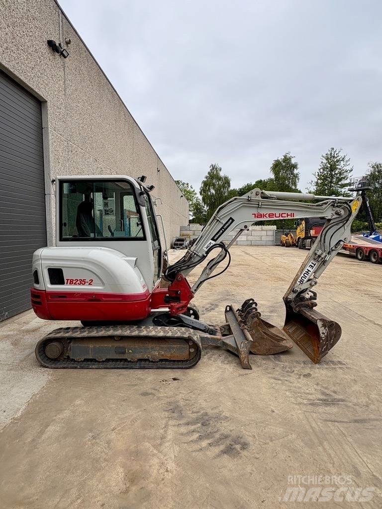 Takeuchi TB 235 Minigravere <7t