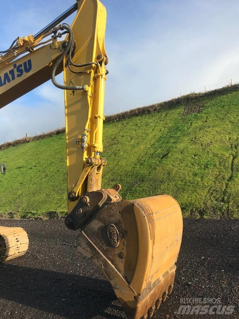 Komatsu PC210-11 Beltegraver