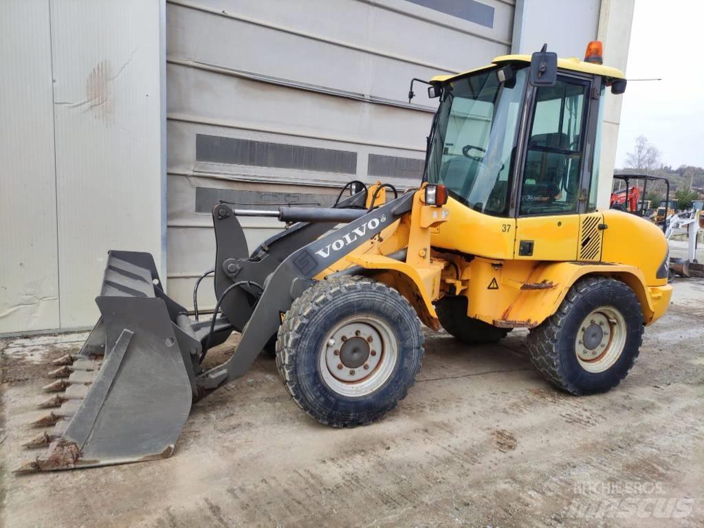 Volvo L 30 B Hjullastere