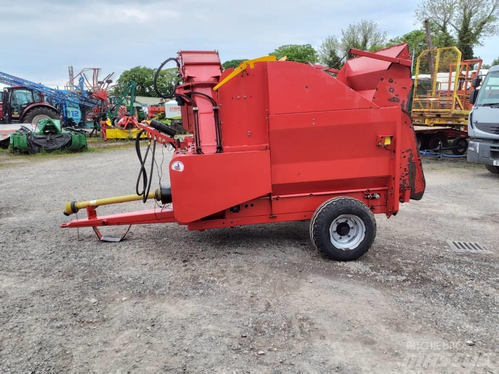 TEAGLE TOMAHAWK 8100 Rundballerivere, -kuttere og -utpakkere