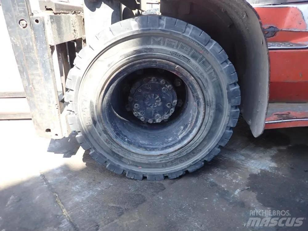 Toyota 8FD70U Gaffeltrucker - Annet