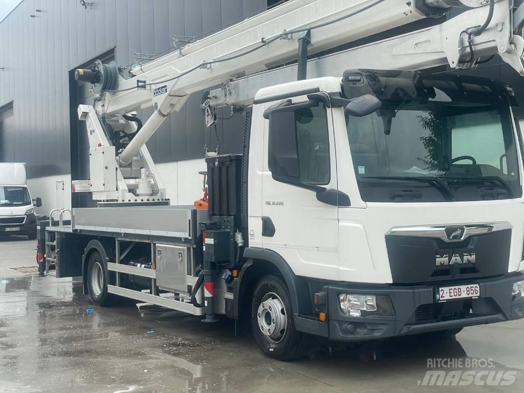 Böcker AK 36/4000 Allterreng kraner