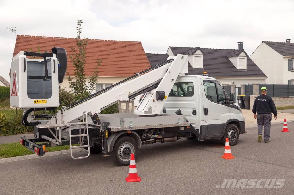 Iveco IS35SI2AA Bilmontert lift