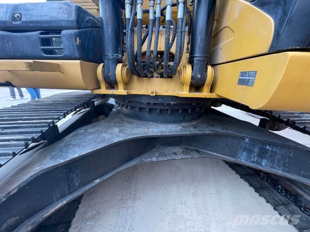 CAT 323 D Beltegraver