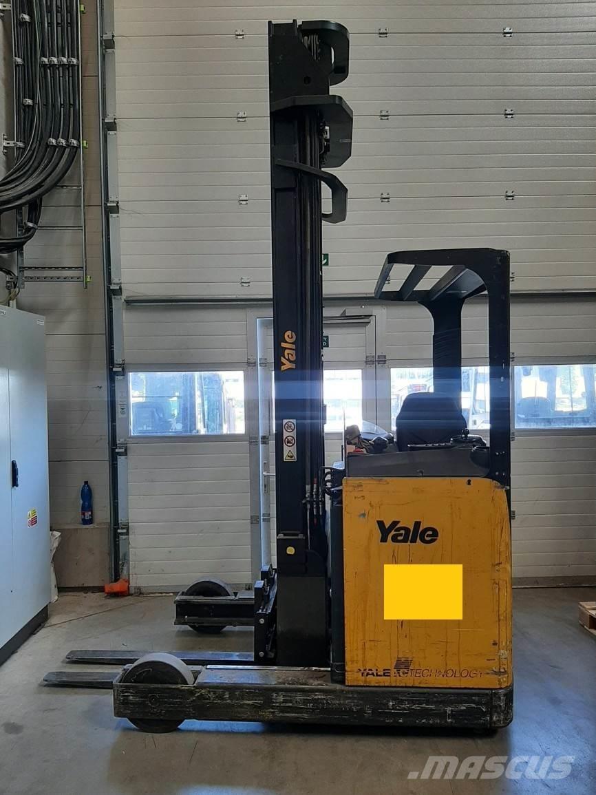 Yale MR16H Skyvemasttruck