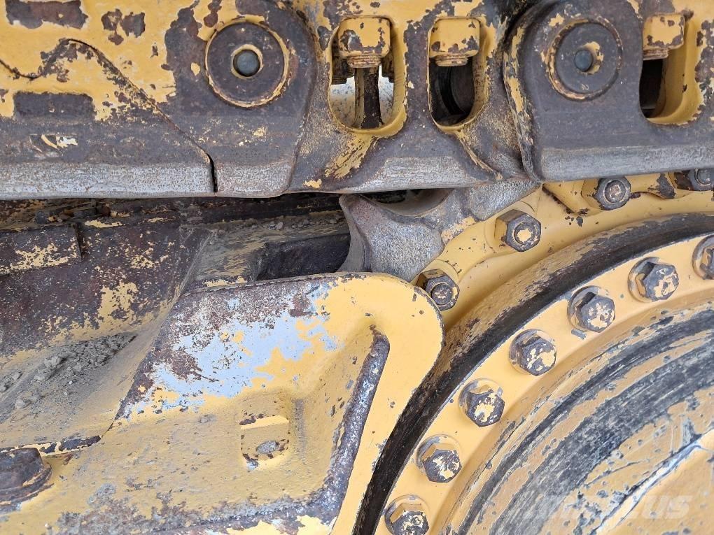 Komatsu D61PXI-24E0 Dozere Beltegående