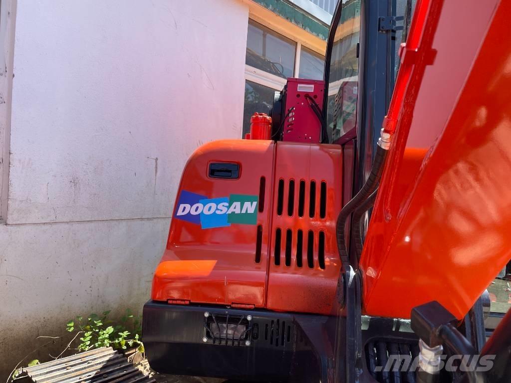 Doosan DX 60 Beltegraver