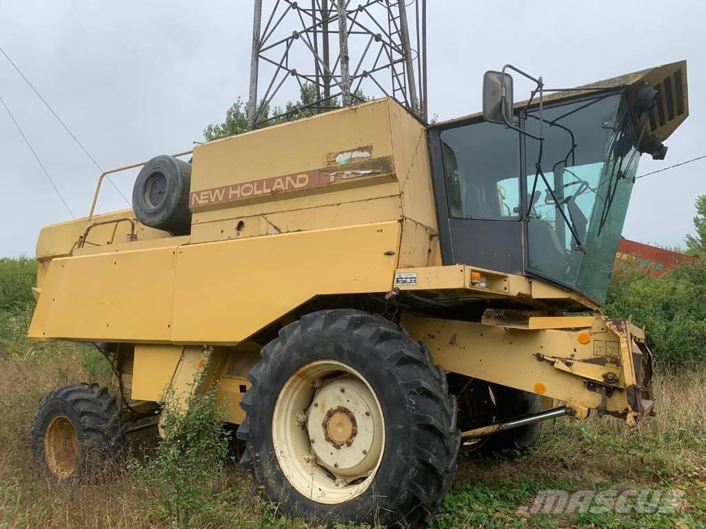 New Holland TX 32 Skurtreskere