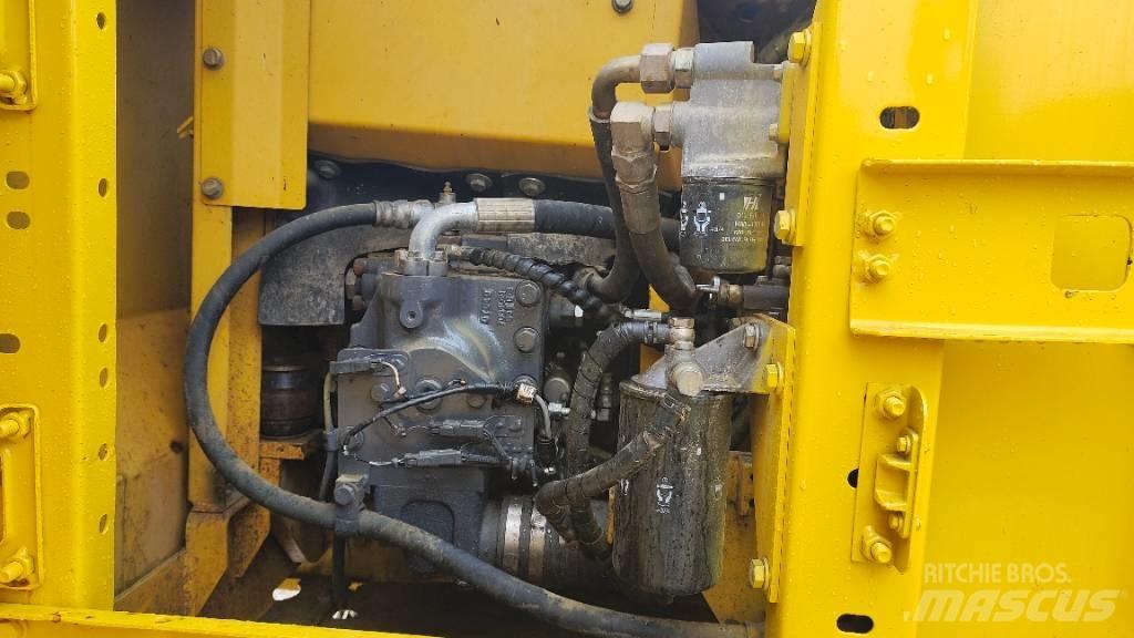 Komatsu PC130-7 Beltegraver