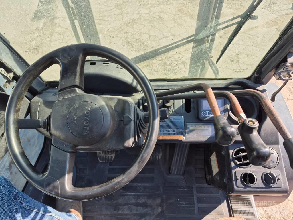 Toyota 8 FGU 30 Gaffeltrucker - Annet
