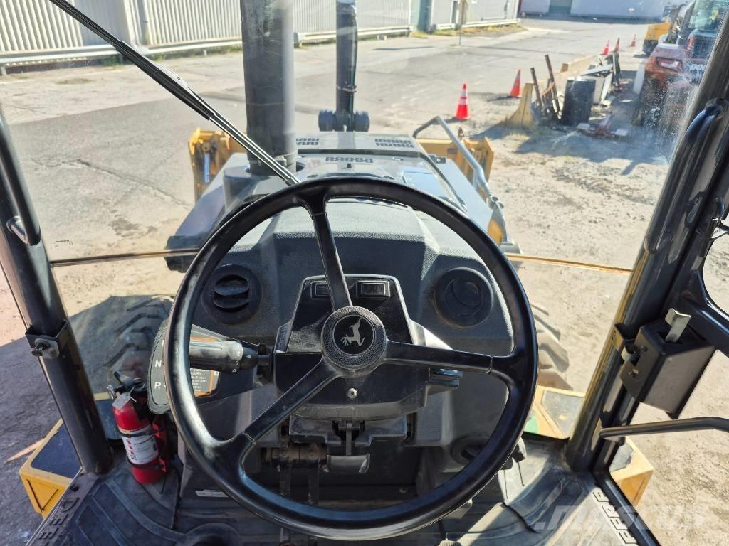 John Deere 310 L Traktorgravere