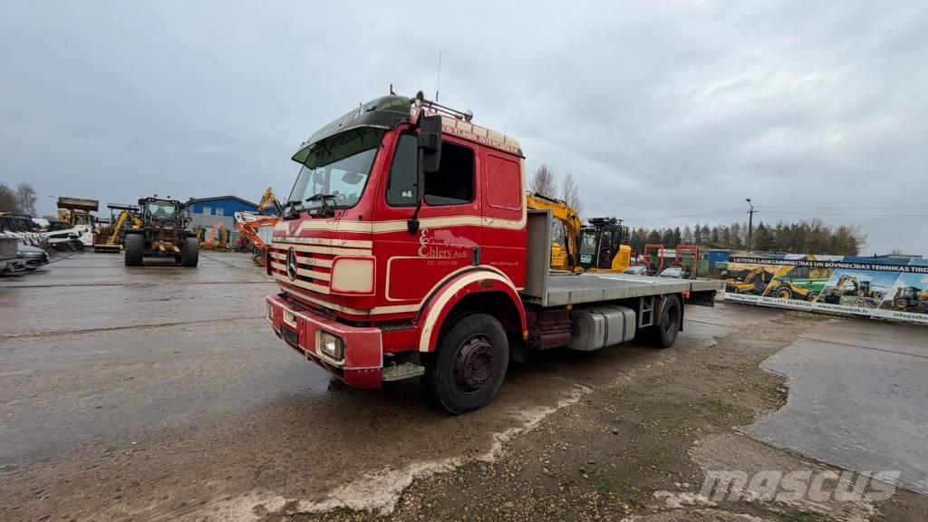 Mercedes-Benz 1827 Biltransportere