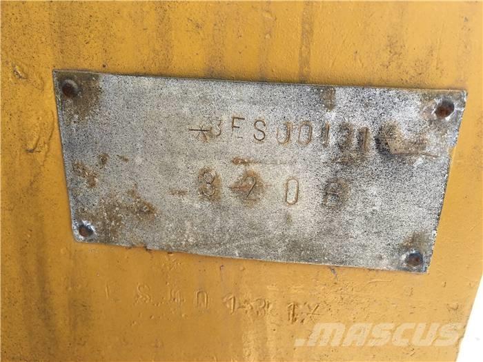 CAT 320 B Beltegraver