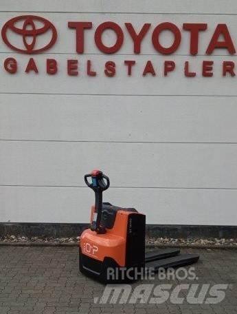 Toyota LWE 200 Lavtløftende truck