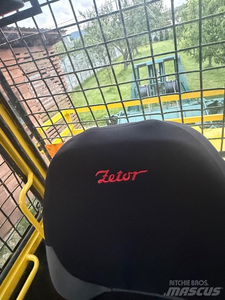 LKT 81 TURBO Traktor med skogsutstyr