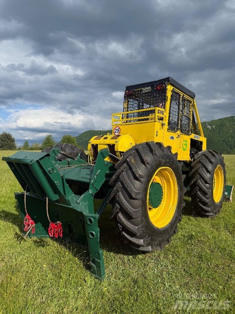 LKT 81 TURBO Traktor med skogsutstyr