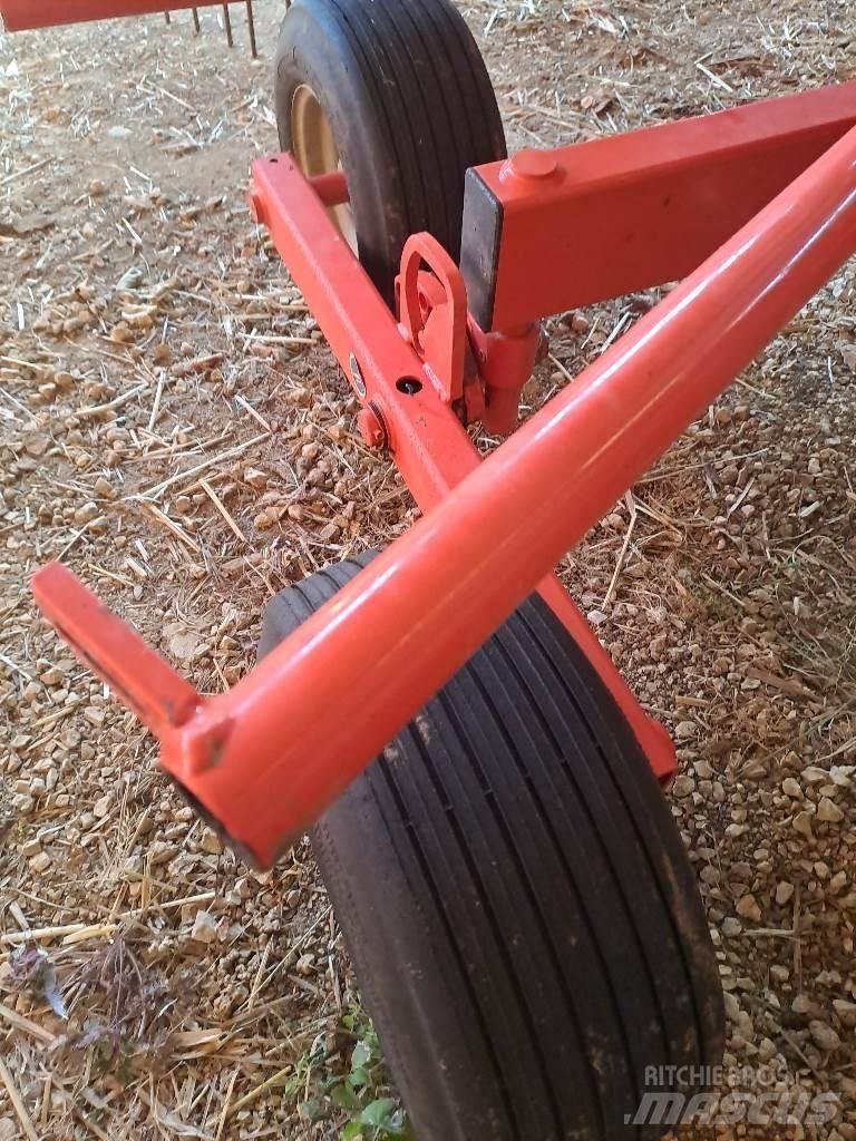Kuhn GA4321 Svanser