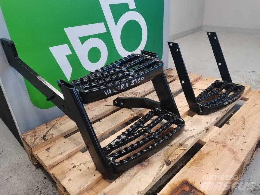 Valtra 8550 stairs Førerhus og Interiør