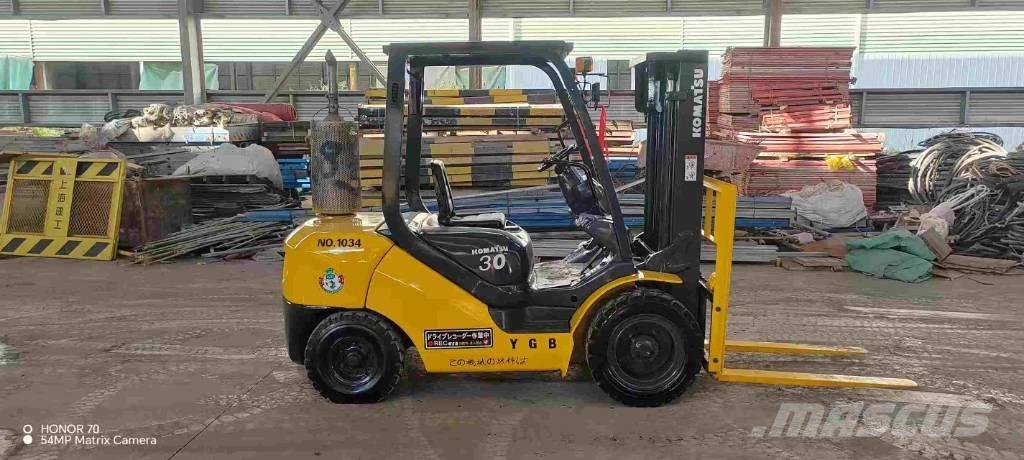 Komatsu FD 30 T-17 Diesel Trucker